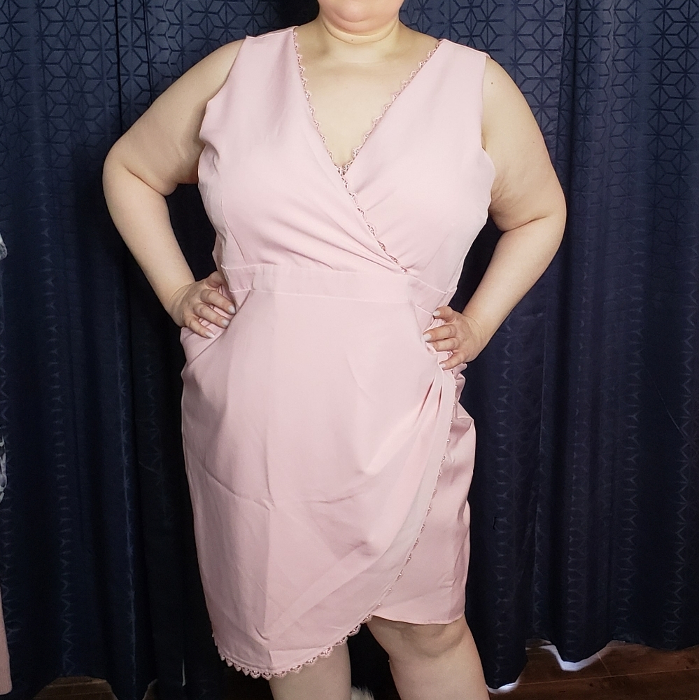 🌸  NWT Wrap Front Midi Dress - PAPERDOLLS - US22/ 3X